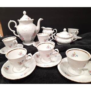 VTG Wawel China Made in Poland Floral Demitasse Service For 6 17 piece Gold Rim